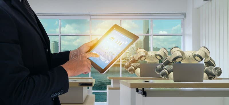 Έξυπνο εργοστάσιο Iot στη βιομηχανία 4 η έννοια τεχνολογίας 0 ρομπότ, μηχανικός, επιχειρησιακό άτομο που χρησιμοποιεί τη φουτουρι στοκ εικόνες Έξυπνο εργοστάσιο Iot στη βιομηχανία 4 η έννοια τεχνολογίας 0 ρομπότ, μηχανικός, επιχειρησιακό άτομο που χρησιμοποιεί τη φουτουρι στοκ εικόνες