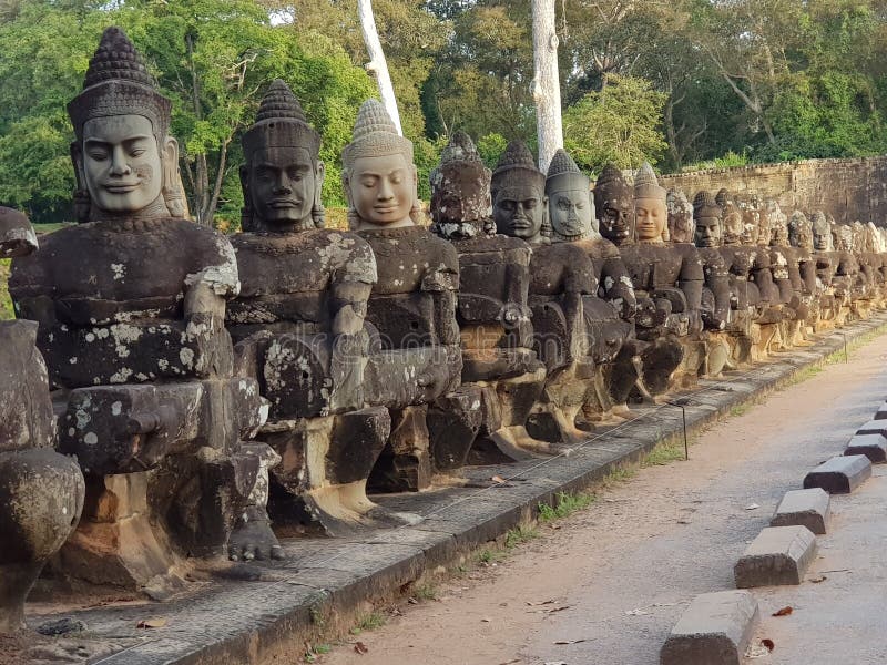 Αγάλματα Thom Mythic Angkor στοκ εικόνες Αγάλματα Thom Mythic Angkor στοκ εικόνες