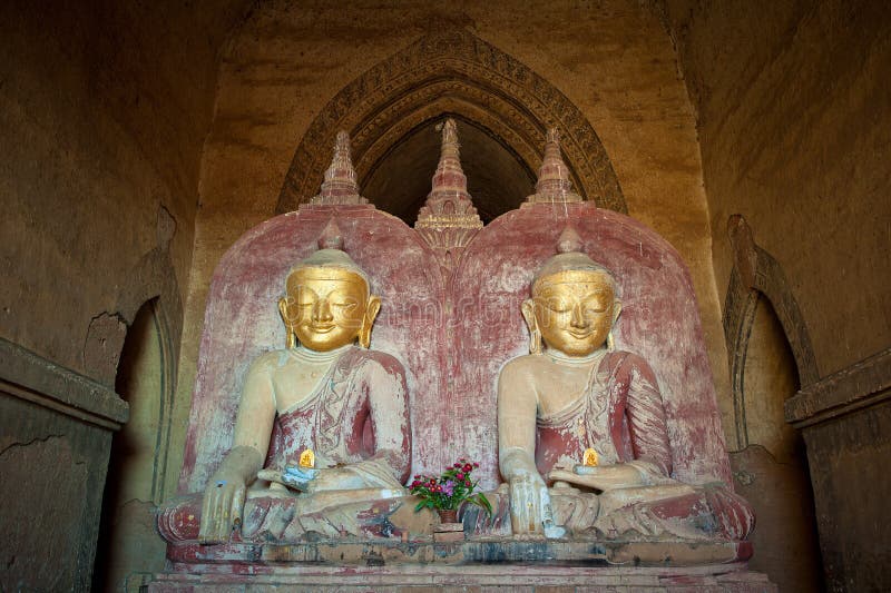 Αγάλματα του Βούδα στο Dhammayangyi ναό, Myanmar στοκ εικόνες