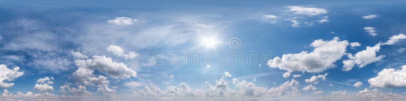 Αδιάλειπτη θολή μπλε ουρανός hdri πανοραμική προβολή σε γωνία 360 μοιρών με ζενίθ και όμορφα σύννεφα για χρήση σε τρισδιάστατα γρ στοκ εικόνα με δικαίωμα ελεύθερης χρήσης