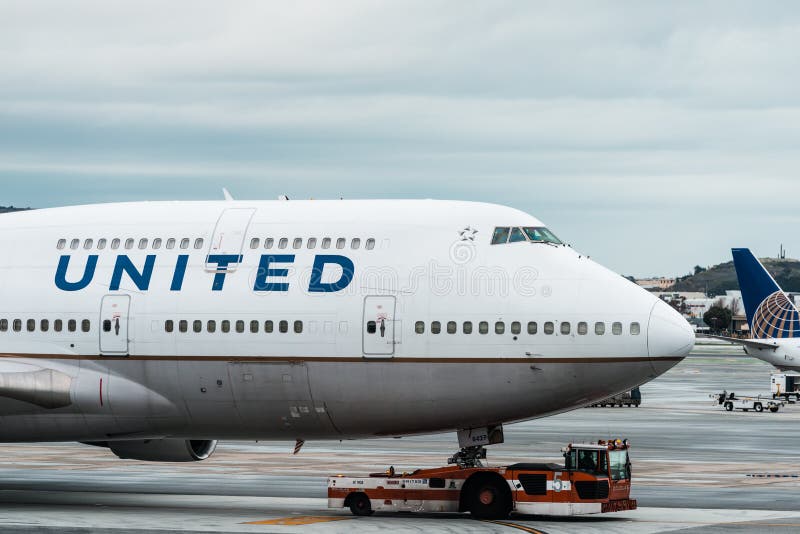 Αεροπλάνο των United Airlines Boeing στοκ εικόνα με δικαίωμα ελεύθερης χρήσης Αεροπλάνο των United Airlines Boeing στοκ εικόνα με δικαίωμα ελεύθερης χρήσης