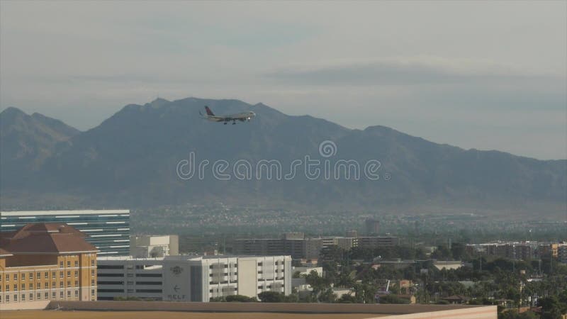 Αεροπλάνο που προσγειώνεται στον αερολιμένα του Λας Βέγκας