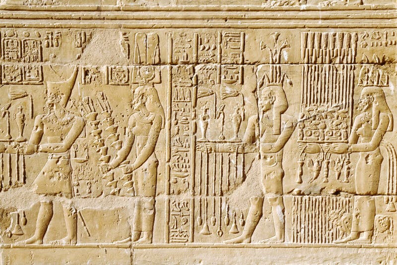 αιγυπτιακό hieroglyph Ιερογλυφικές γλυπτικές σε έναν τοίχο στοκ εικόνες αιγυπτιακό hieroglyph Ιερογλυφικές γλυπτικές σε έναν τοίχο στοκ εικόνες