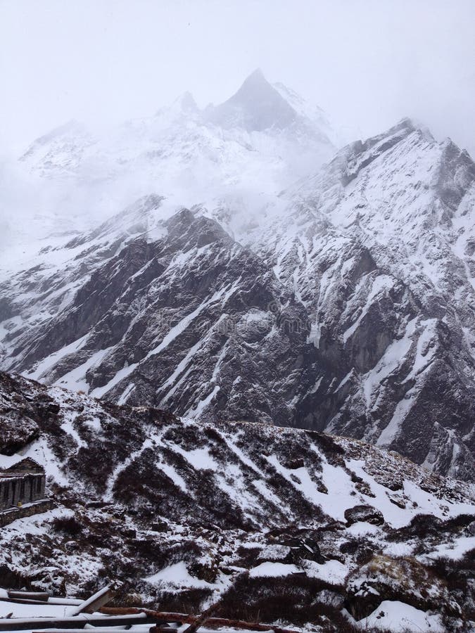 Αιχμή Machapuchare ή Fishtail στο Νεπάλ στοκ φωτογραφία με δικαίωμα ελεύθερης χρήσης Αιχμή Machapuchare ή Fishtail στο Νεπάλ στοκ φωτογραφία με δικαίωμα ελεύθερης χρήσης