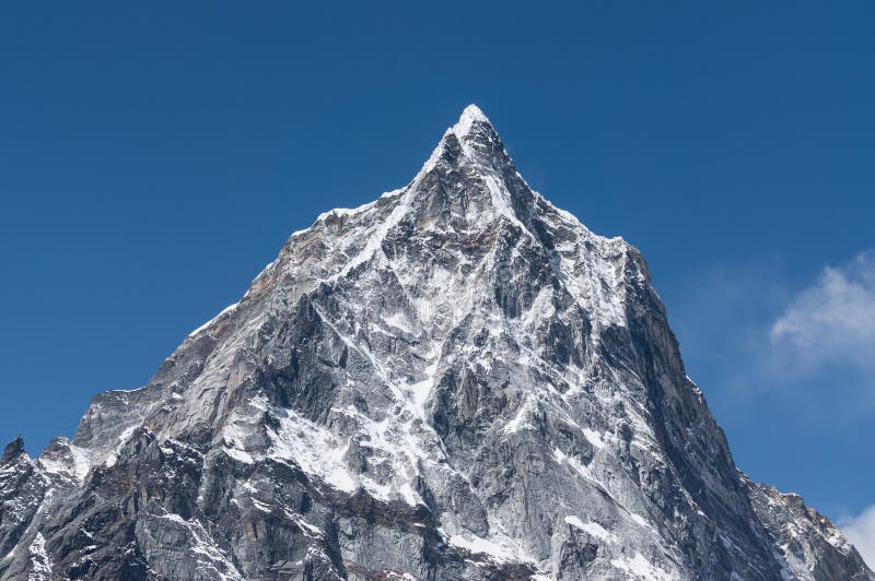 Αιχμή βουνών Cholatse στο πέρασμα Thukla, περιοχή Everest, του Νεπάλ στοκ φωτογραφία