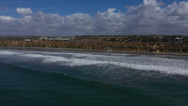 αμερικάνικο καρτέλ παραλία καλιφόρνια από το νερό μέχρι την ακτή γκρφ 4κ