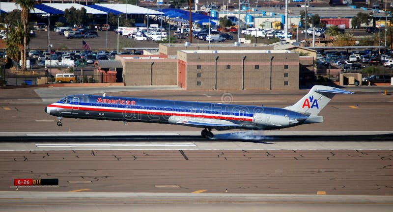 American Airlines aeroplane lands at Phoenix Sky Harbour (PHX). American Airlines aeroplane lands at Phoenix Sky Harbour (PHX)