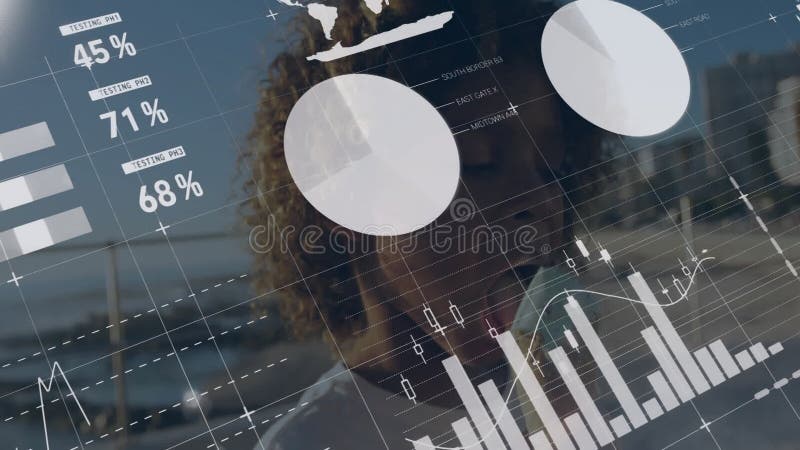 Ανάλυση δεδομένων σε εξωτερικούς χώρους, γυναίκες που προβάλλουν κινούμενα γραφήματα και γραφήματα απόθεμα βίντεο