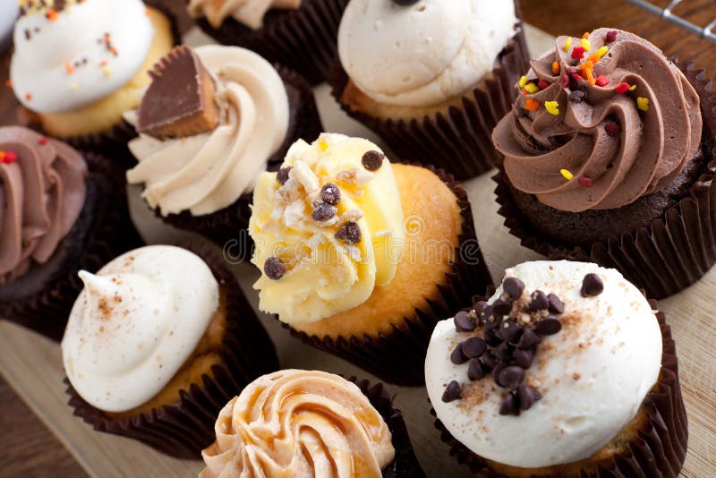 Ανάμεικτο γαστρονομικό Cupcakes στοκ εικόνες Ανάμεικτο γαστρονομικό Cupcakes στοκ εικόνες