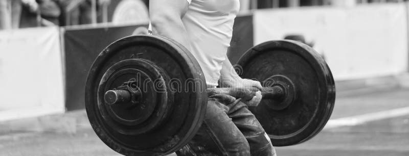 Ανταγωνισμοί Powerlifting στην οδό στοκ φωτογραφίες Ανταγωνισμοί Powerlifting στην οδό στοκ φωτογραφίες
