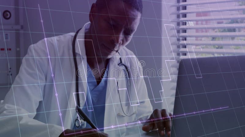 Απεικόνιση διαγράμματος πάνω σε άνδρα γιατρό με χρήση φορητού υπολογιστή απόθεμα βίντεο