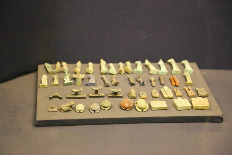 Αρχαία μνημεία του θησαυρού Tutankhamon βασιλιάδων - αιγυπτιακό μουσείο στοκ φωτογραφία Αρχαία μνημεία του θησαυρού Tutankhamon βασιλιάδων - αιγυπτιακό μουσείο στοκ φωτογραφία