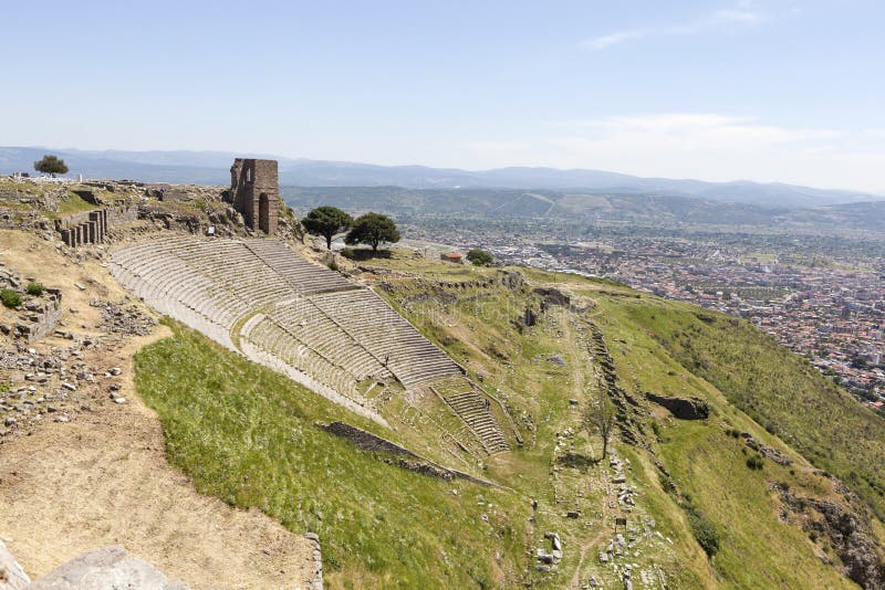 Pergamum - the ancient city in the historical area of Mizia in western Asia Minor, the former center of the influential state attalid dynasty. Founded in the XII century. BC. e. immigrants from mainland Greece. Pergamum - the ancient city in the historical area of Mizia in western Asia Minor, the former center of the influential state attalid dynasty. Founded in the XII century. BC. e. immigrants from mainland Greece.