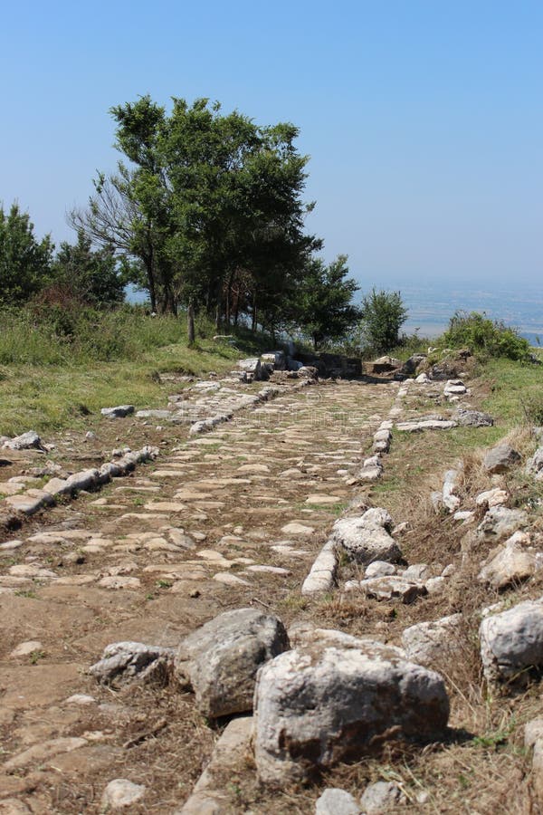 αρχαιολογικός τόπος της αρχαίας πόλης norba latina στοκ εικόνες