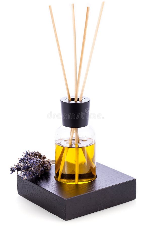 Αρωματικό lavender ευώδες αντικείμενο πετρελαίου που απομονώνεται στοκ φωτογραφίες Αρωματικό lavender ευώδες αντικείμενο πετρελαίου που απομονώνεται στοκ φωτογραφίες