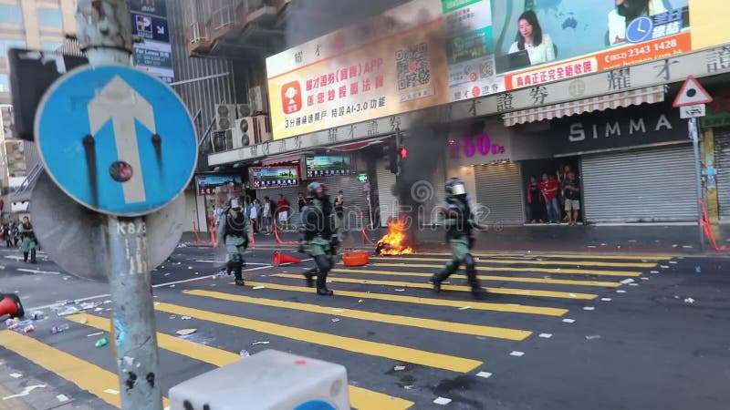 Αστυνομία και διαδηλωτές μάχονται για την εκτέλεση των μαχών στο Χονγκ Κονγκ 2019