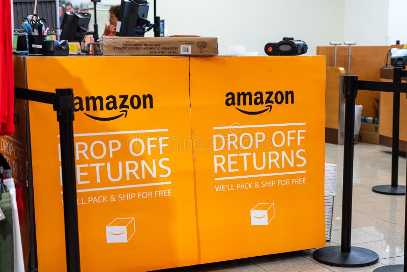 1 Αυγούστου 2019 Mountain View / CA / ΗΠΑ - Amazon Drop επιστρέφει στην περιοχή του πολυκαταστήματος του Kohl· ξεκινώντας με τον στοκ φωτογραφίες 1 Αυγούστου 2019 Mountain View / CA / ΗΠΑ - Amazon Drop επιστρέφει στην περιοχή του πολυκαταστήματος του Kohl· ξεκινώντας με τον στοκ φωτογραφίες