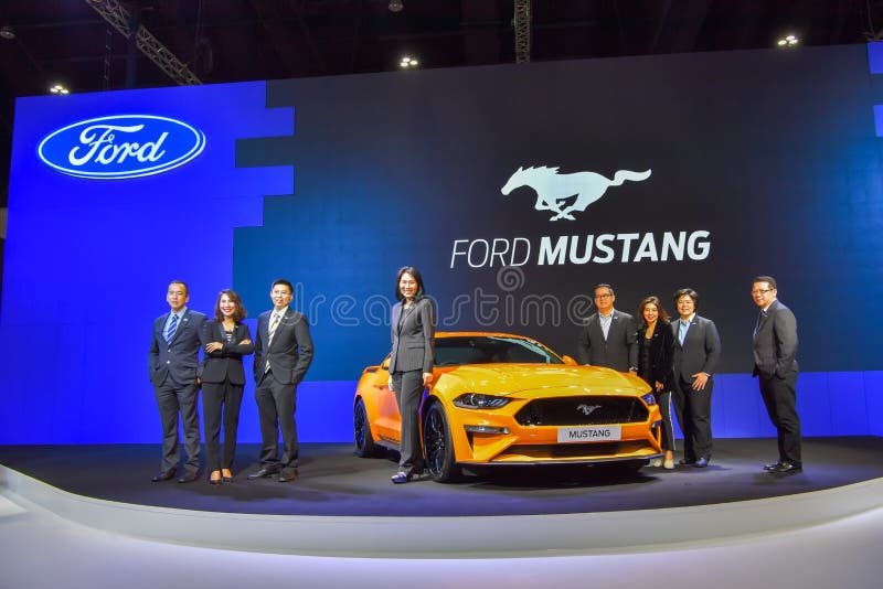 Αυτοκίνητο μάστανγκ της Ford στην επίδειξη στη 35η Ταϊλάνδη διεθνές Μ στοκ φωτογραφία με δικαίωμα ελεύθερης χρήσης Αυτοκίνητο μάστανγκ της Ford στην επίδειξη στη 35η Ταϊλάνδη διεθνές Μ στοκ φωτογραφία με δικαίωμα ελεύθερης χρήσης