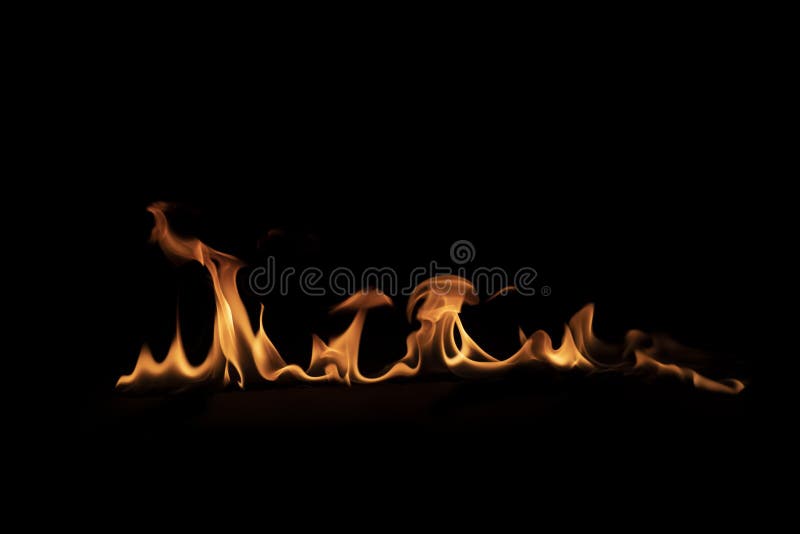 αφηρημένη φλόγα υφή φλόγας για την υφή της φωτιάς με πανό σε μαύρο φόντο. πραγματική πυρκαγιά για στοκ φωτογραφίες με δικαίωμα ελεύθερης χρήσης