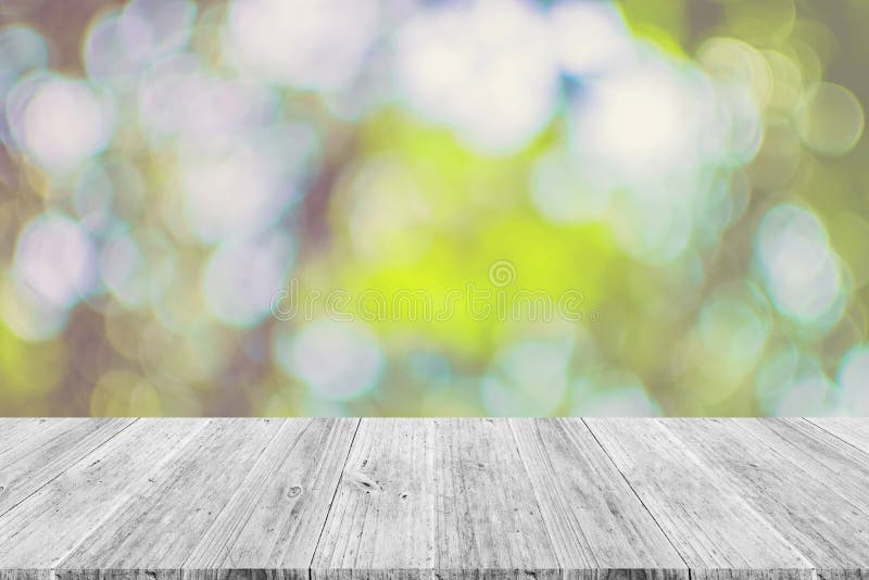 Αφηρημένη φύση bokeh με το ξύλινο πεζούλι στοκ φωτογραφία με δικαίωμα ελεύθερης χρήσης