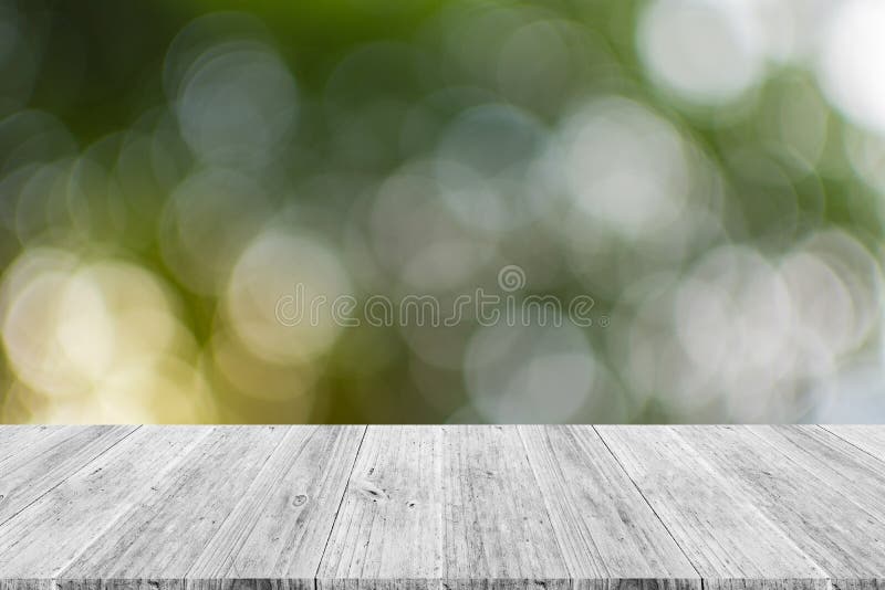 Αφηρημένη φύση bokeh με το ξύλινο πεζούλι στοκ φωτογραφία με δικαίωμα ελεύθερης χρήσης