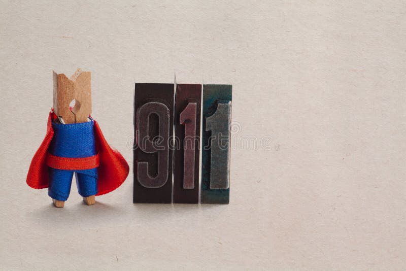 Αφηρημένο άτομο έκτακτης ανάγκης Superhero clothespin στοκ φωτογραφίες Αφηρημένο άτομο έκτακτης ανάγκης Superhero clothespin στοκ φωτογραφίες