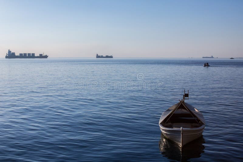 Βάρκες και σκάφη στο Αιγαίο πέλαγος στην προκυμαία Θεσσαλονίκης στην Ελλάδα στοκ εικόνες Βάρκες και σκάφη στο Αιγαίο πέλαγος στην προκυμαία Θεσσαλονίκης στην Ελλάδα στοκ εικόνες