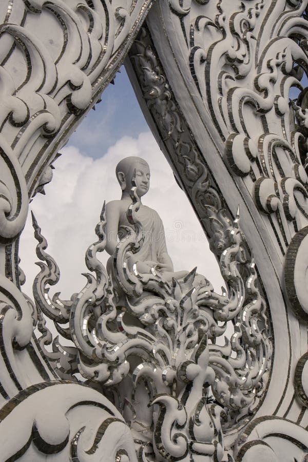 Βουδιστικός ναός ναών Rong Khun Wat στην επαρχία Chiang Rai, Ταϊλάνδη στοκ φωτογραφία με δικαίωμα ελεύθερης χρήσης