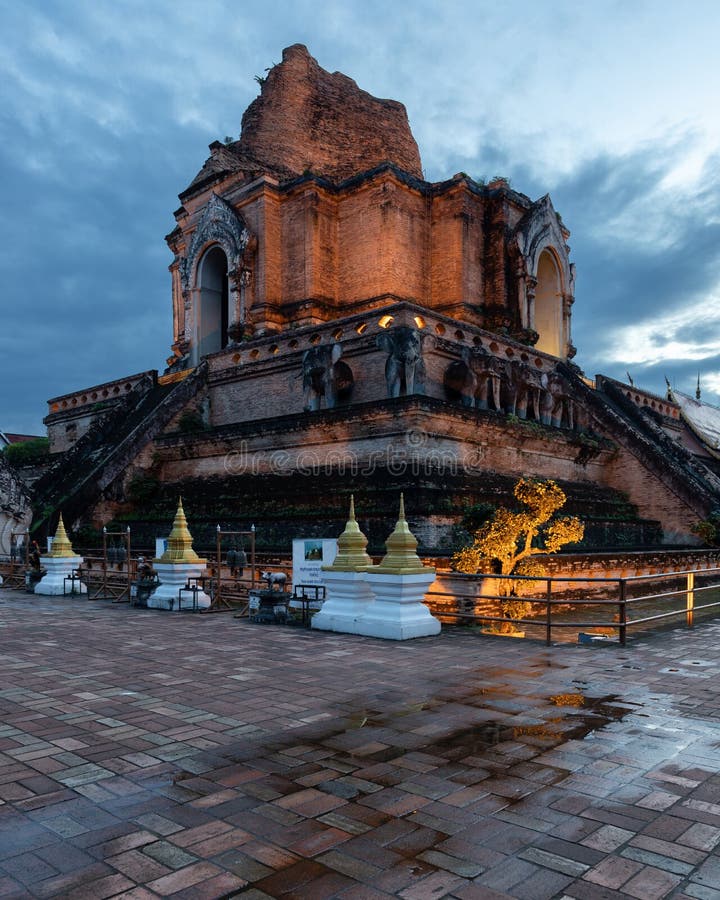 Βουδιστικός ναός Ταϊλάνδη Chiang Mai Ασία Chedi Luang Wat στοκ φωτογραφίες με δικαίωμα ελεύθερης χρήσης