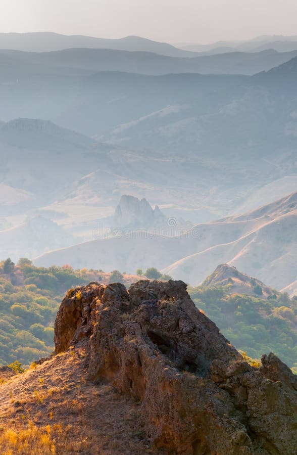 Βράχος στο εθνικό πάρκο Karadag κοντά σε Koktebel στοκ εικόνες με δικαίωμα ελεύθερης χρήσης