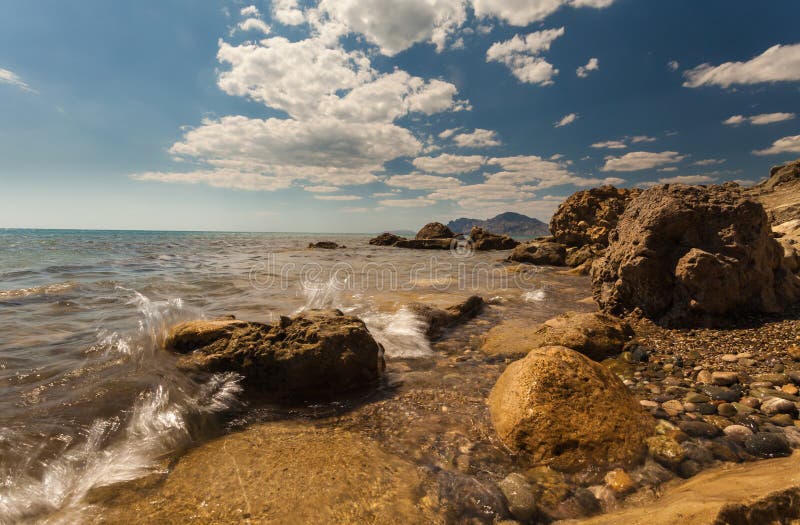 Βράχος στο εθνικό πάρκο Karadag κοντά σε Koktebel στοκ φωτογραφία