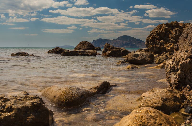 Βράχος στο εθνικό πάρκο Karadag κοντά σε Koktebel στοκ φωτογραφία με δικαίωμα ελεύθερης χρήσης