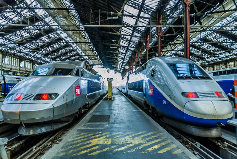 Γαλλικό τραίνο υψηλής ταχύτητας του TGV στοκ εικόνες