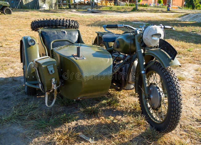 Γερμανική βαριά μοτοσικλέτα BMW R75 στοκ φωτογραφία με δικαίωμα ελεύθερης χρήσης Γερμανική βαριά μοτοσικλέτα BMW R75 στοκ φωτογραφία με δικαίωμα ελεύθερης χρήσης