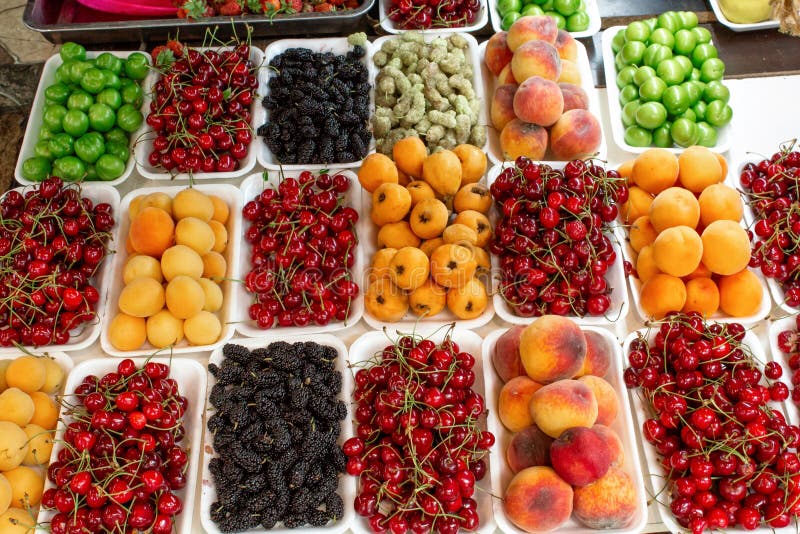 Γεωργία, τοπικός ο bazaar Πώληση των εθνικών γλυκών από τα σταφύλια και τα καρύδια - φρέσκων και ξηρών φρούτα και λαχανικά “Churc στοκ φωτογραφία με δικαίωμα ελεύθερης χρήσης Γεωργία, τοπικός ο bazaar Πώληση των εθνικών γλυκών από τα σταφύλια και τα καρύδια - φρέσκων και ξηρών φρούτα και λαχανικά “Churc στοκ φωτογραφία με δικαίωμα ελεύθερης χρήσης