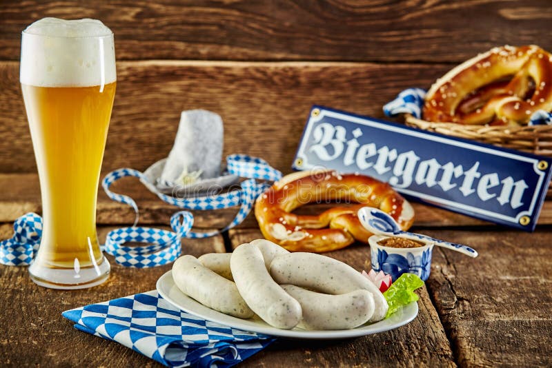 Γεύμα ταβερνών για το Μόναχο Oktoberfest στοκ εικόνες Γεύμα ταβερνών για το Μόναχο Oktoberfest στοκ εικόνες