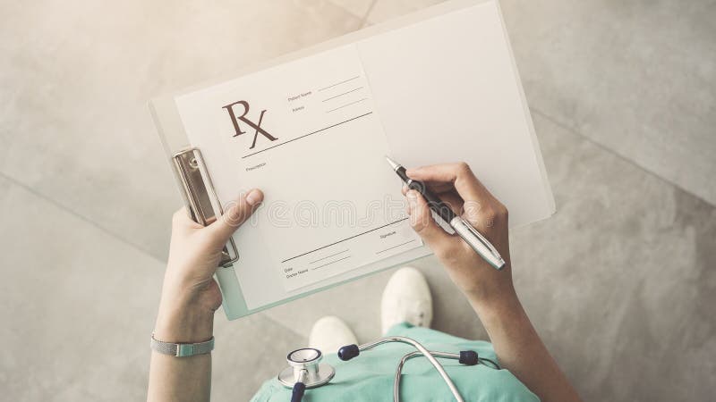 Γιατρός ιατρικός και έννοια υγειονομικής περίθαλψης στοκ εικόνες με δικαίωμα ελεύθερης χρήσης Γιατρός ιατρικός και έννοια υγειονομικής περίθαλψης στοκ εικόνες με δικαίωμα ελεύθερης χρήσης