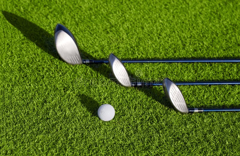 Γκολφ κλαμπ στις σφαίρες golfbag και γκολφ στοκ φωτογραφίες Γκολφ κλαμπ στις σφαίρες golfbag και γκολφ στοκ φωτογραφίες