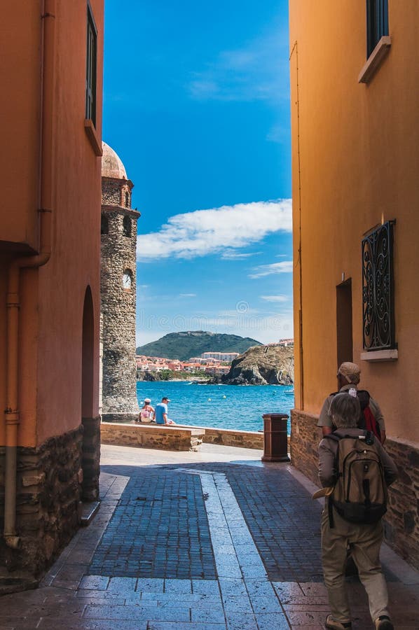 Γραφική άποψη των οδών Collioure, Γαλλία στοκ φωτογραφία Γραφική άποψη των οδών Collioure, Γαλλία στοκ φωτογραφία