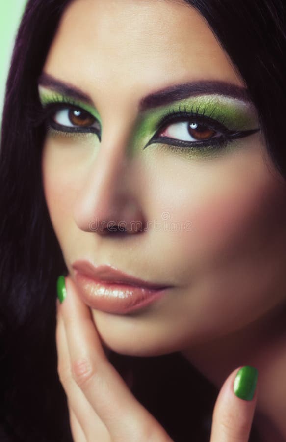 Γυναίκα με τη μόδα makeup στοκ φωτογραφία με δικαίωμα ελεύθερης χρήσης