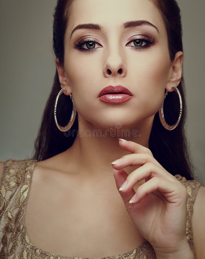 Γυναίκα μόδας makeup που φαίνεται προκλητική. στοκ φωτογραφία με δικαίωμα ελεύθερης χρήσης