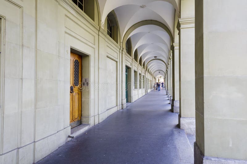 Διάσημα arcades της Βέρνης, Ελβετία στοκ φωτογραφίες με δικαίωμα ελεύθερης χρήσης Διάσημα arcades της Βέρνης, Ελβετία στοκ φωτογραφίες με δικαίωμα ελεύθερης χρήσης