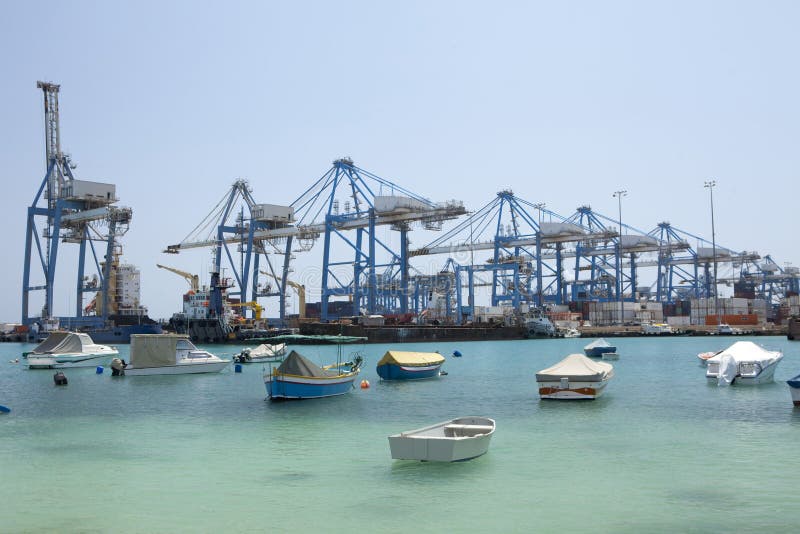 διέλευση λιμένων στοκ εικόνα με δικαίωμα ελεύθερης χρήσης διέλευση λιμένων στοκ εικόνα με δικαίωμα ελεύθερης χρήσης