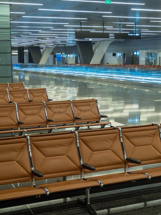 Διέλευση μέσω του διεθνούς αερολιμένα Hamad στοκ εικόνα