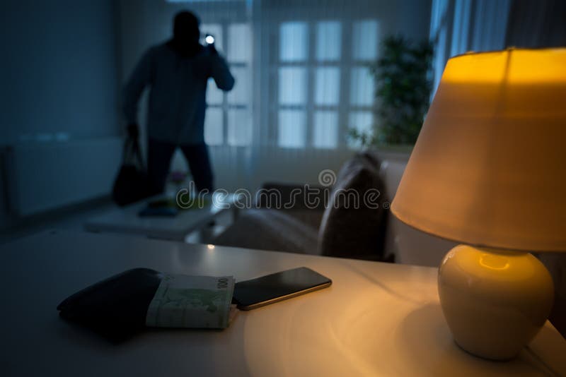 Intrusion of a burglar in a house inhabited. Intrusion of a burglar in a house inhabited