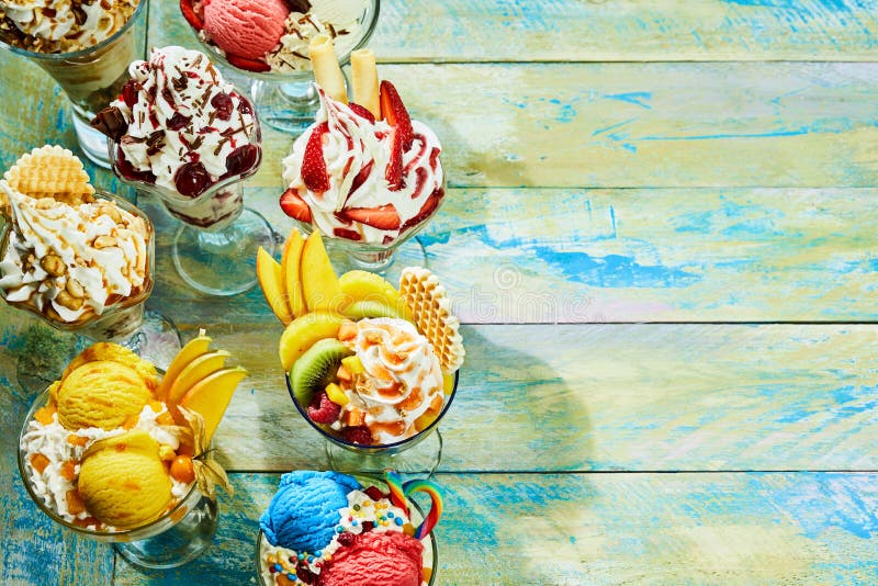Διαφορετικά sundaes παγωτού γεύσης στοκ φωτογραφία Διαφορετικά sundaes παγωτού γεύσης στοκ φωτογραφία