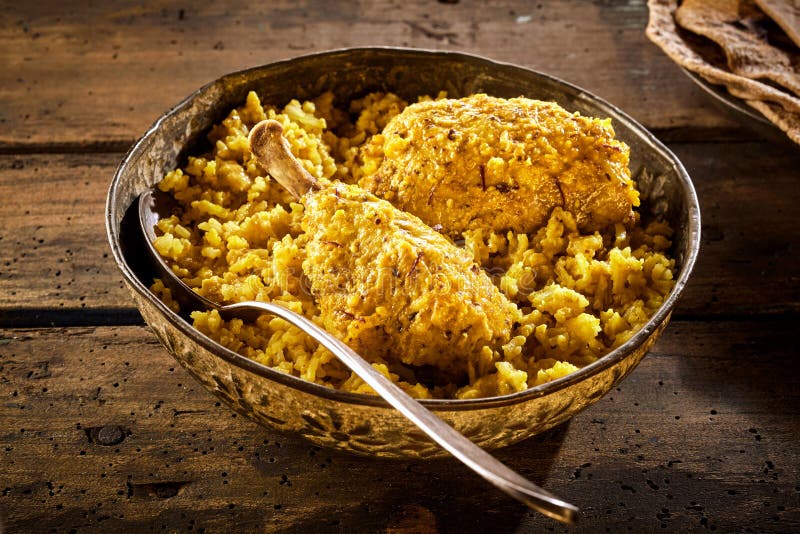 Δοχείο χάλυβα του τυμπανόξυλου biryani κοτόπουλου με το ρύζι στοκ φωτογραφία