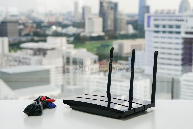 Δρομολογητής και φορτιστής WiFi στοκ φωτογραφίες