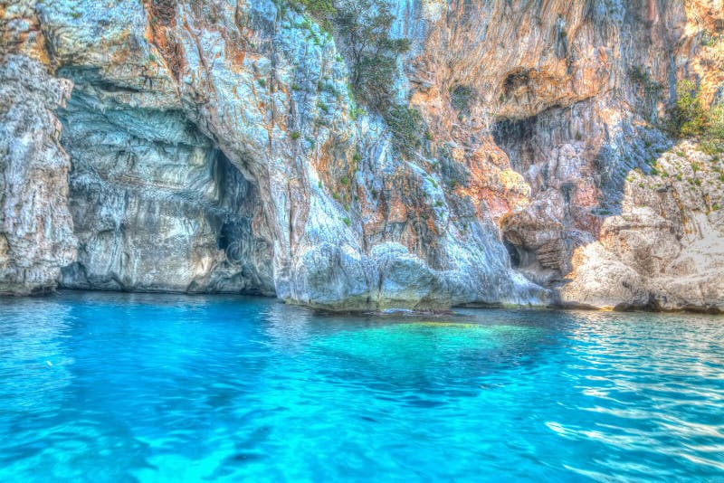 Δύσκολη ακτή στον κόλπο Orosei στο hdr στοκ φωτογραφίες με δικαίωμα ελεύθερης χρήσης Δύσκολη ακτή στον κόλπο Orosei στο hdr στοκ φωτογραφίες με δικαίωμα ελεύθερης χρήσης