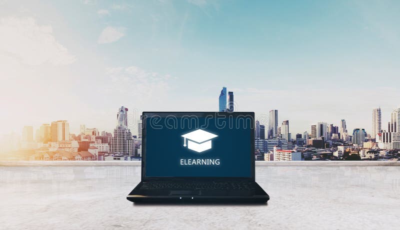 Ε-εκμάθηση στο lap-top υπολογιστών και το υπόβαθρο ανατολής πόλεων Σε απευθείας σύνδεση έννοια εκπαίδευσης και ε-εκμάθησης στοκ φωτογραφία Ε-εκμάθηση στο lap-top υπολογιστών και το υπόβαθρο ανατολής πόλεων Σε απευθείας σύνδεση έννοια εκπαίδευσης και ε-εκμάθησης στοκ φωτογραφία